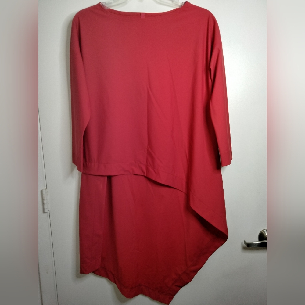 IC COLLECTION (Size S) Red Stretch 3/4 Sleeves Asymmetrical Hi-low Hem Tunic